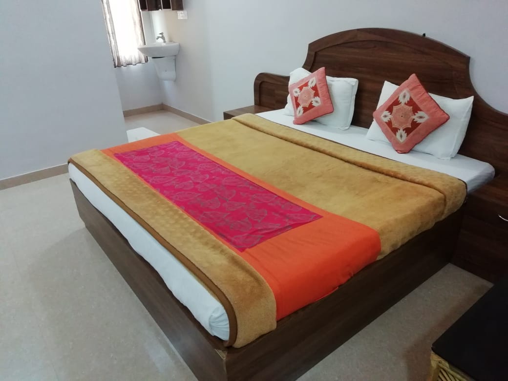 Aaron's cottage bed roon