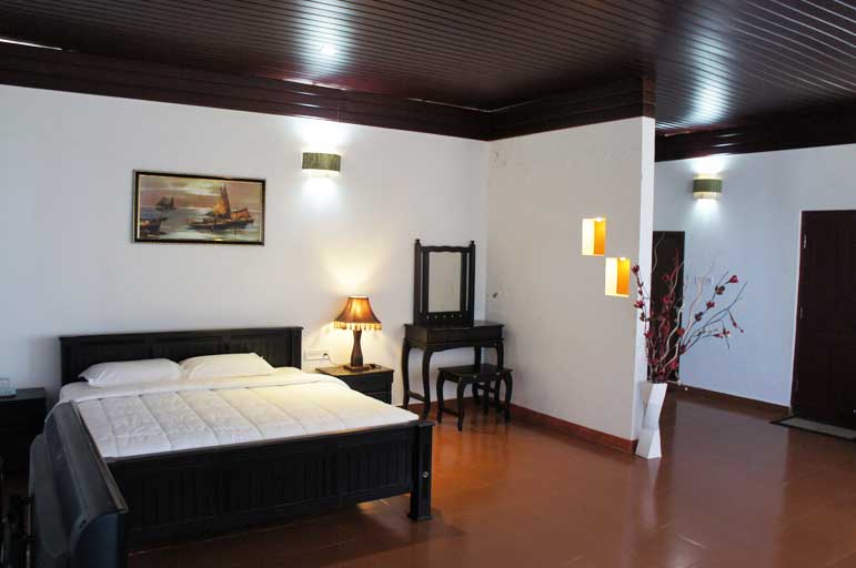 Munnar Gap Road Cottage Luxury Bed Room