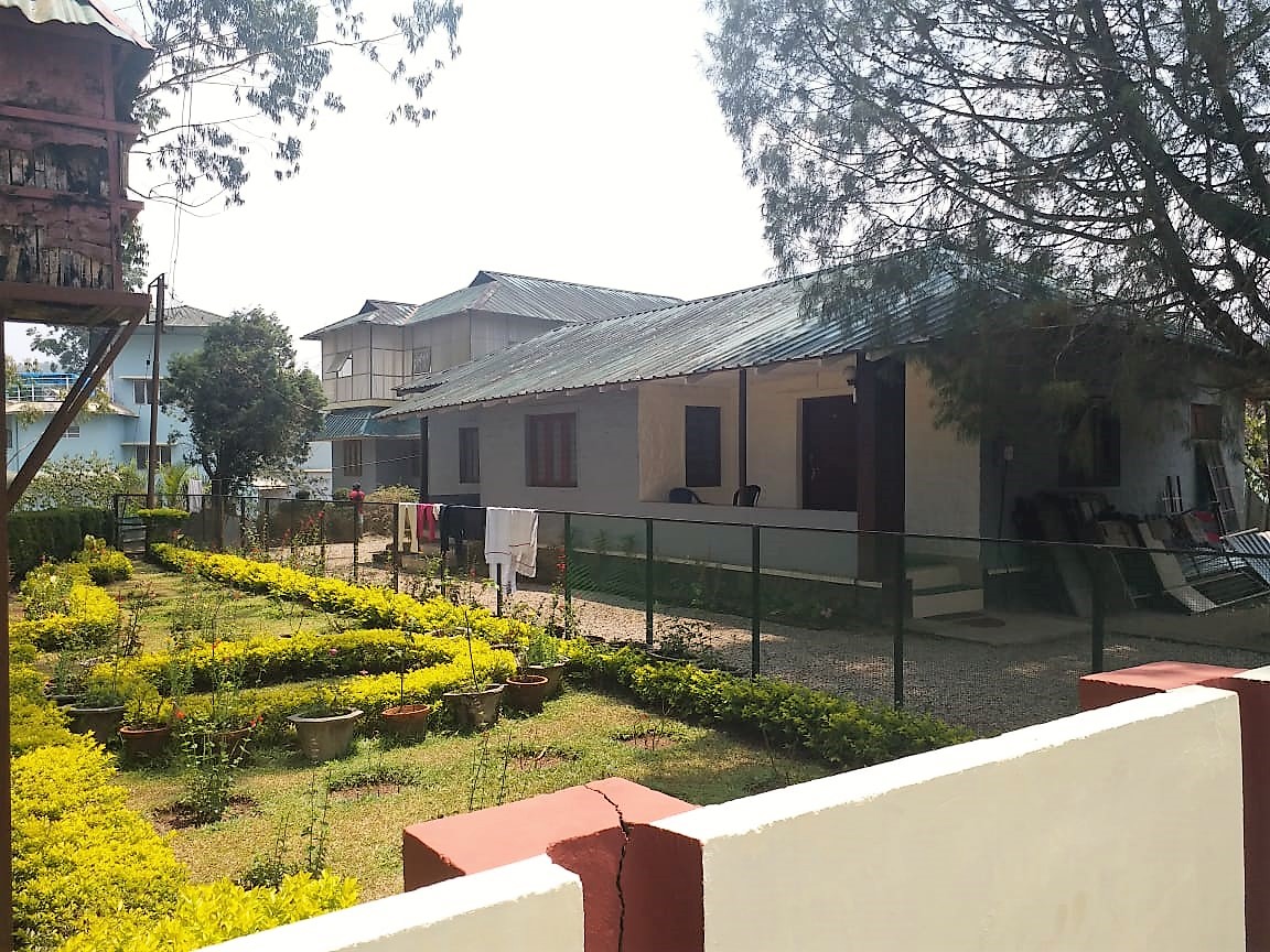 40 bed dormitory in Munnar ousdie view